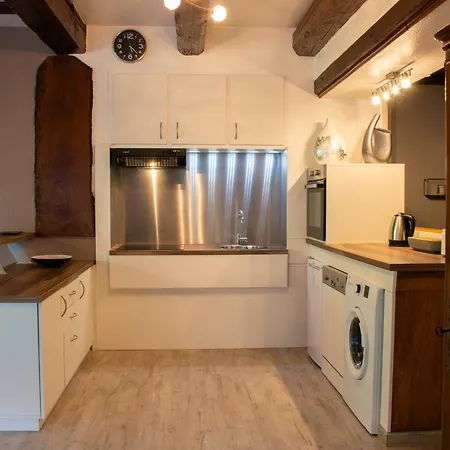 Le Du Chateau Dans Le Centre De